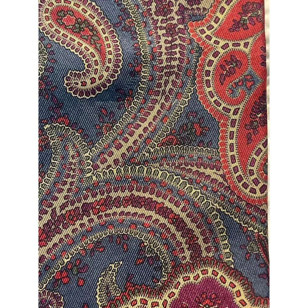 Elegant Men's Silk Neckties Set‎ - Polka Dot, Paisley, and Floral Patterns Z-17